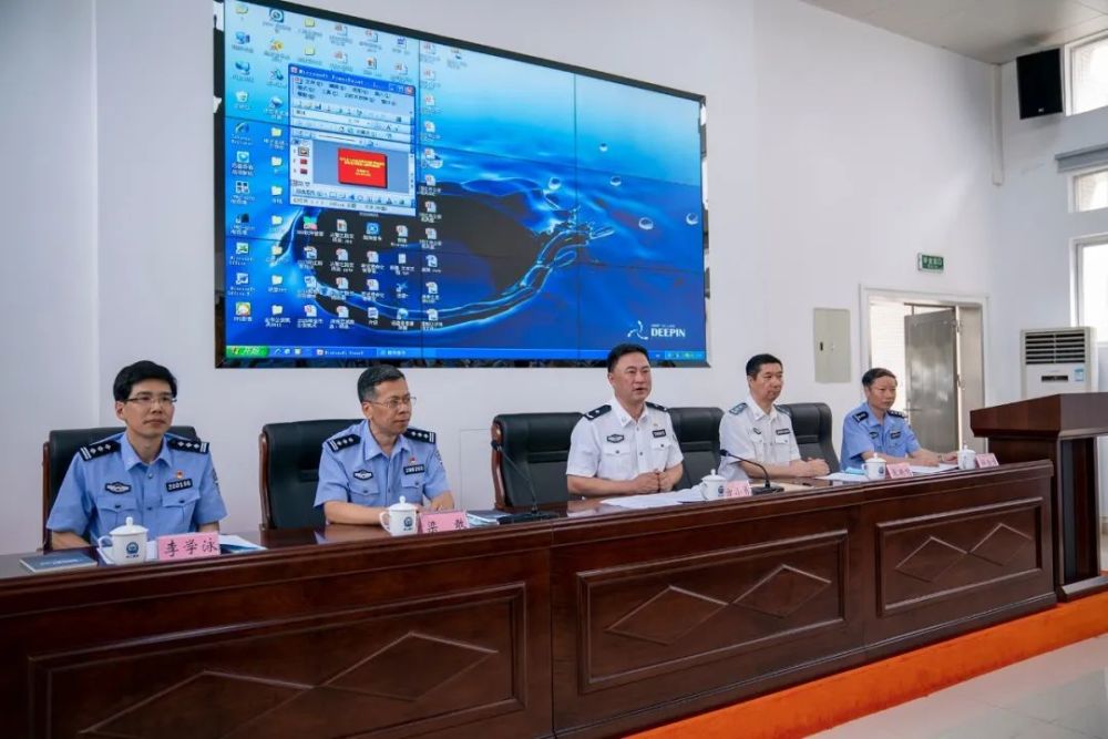 广东警官学院警务指挥战术系教授,应急指挥与谈判研究所所长张明刚
