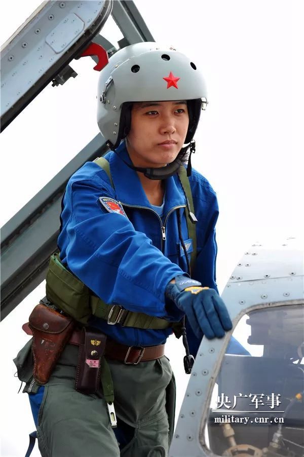 军旅人生丨张潇歼击机女飞行员的追梦起航路