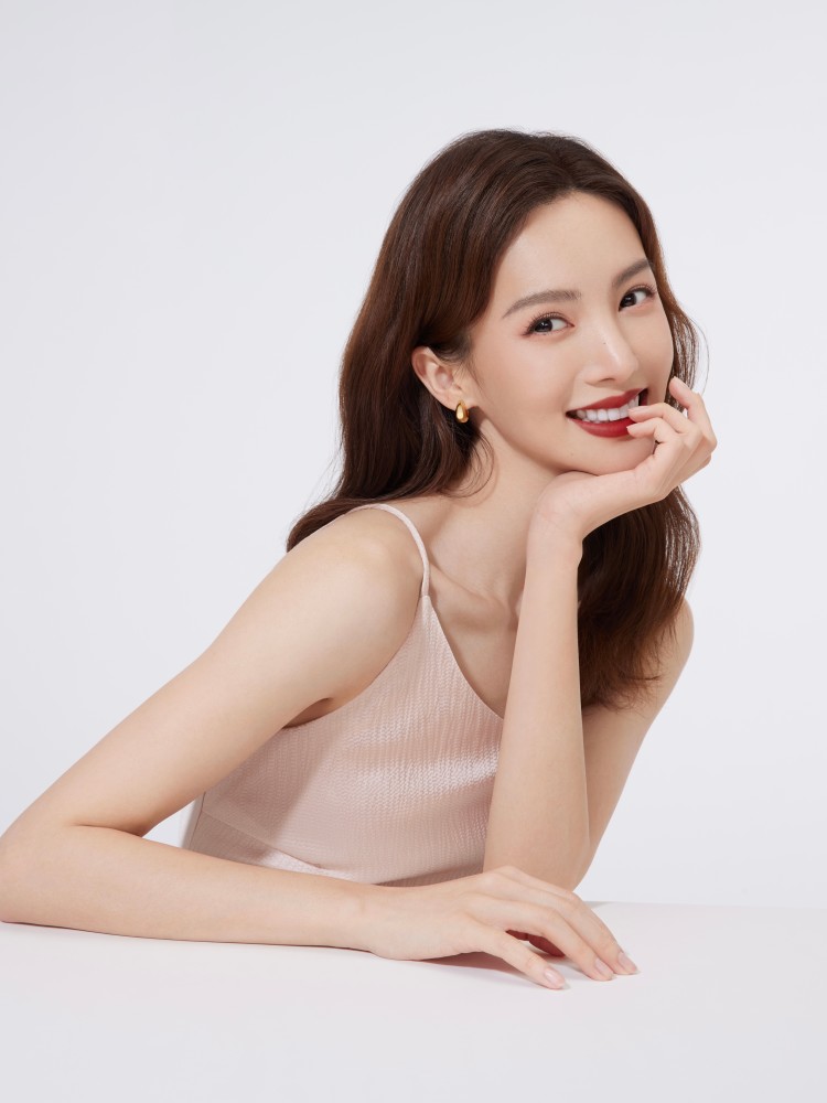 金晨写真笑面如花乖巧俏丽精致时尚