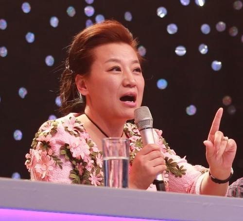 與小香玉離婚被98億富婆倒追62歲的王為念為何仍舊單身