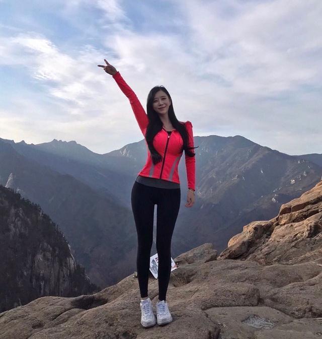 韩国嫩模被称海贼女帝身材玲珑有致常年坚持这项运动是关键