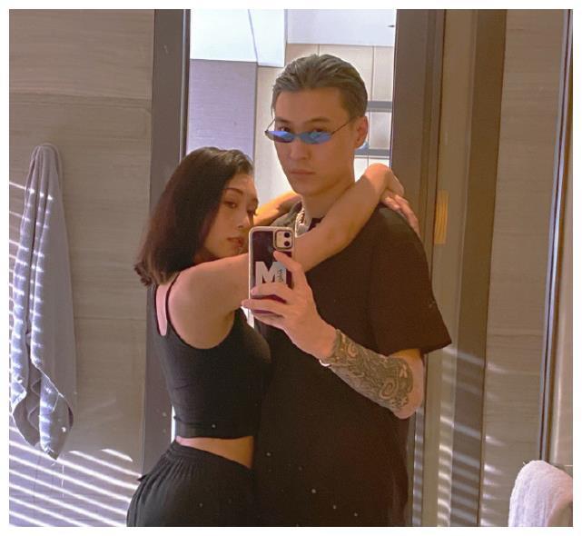 李小璐恋上小鲜肉该男子被扒疑似已婚说唱歌手ty他老婆发声