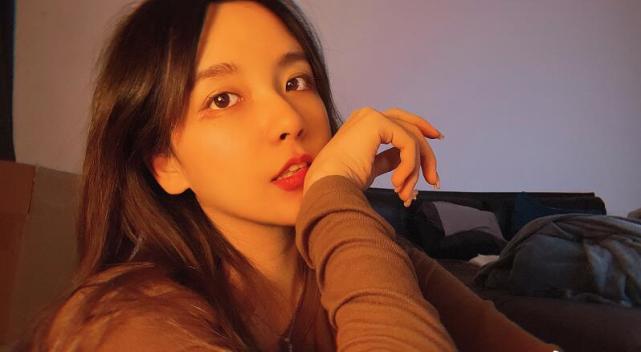 rita罕见素颜出境,反遭粉丝夸赞:之前干嘛化那么浓的妆?