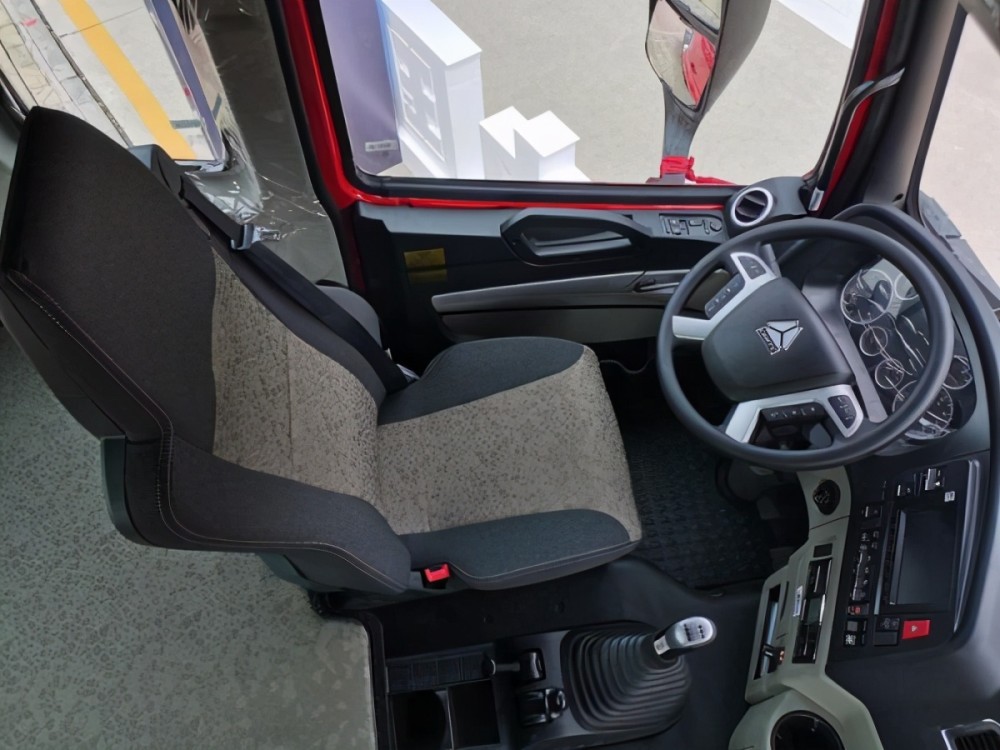 这是一款招财车 快来重汽豪沃n系列车上找元宝呀