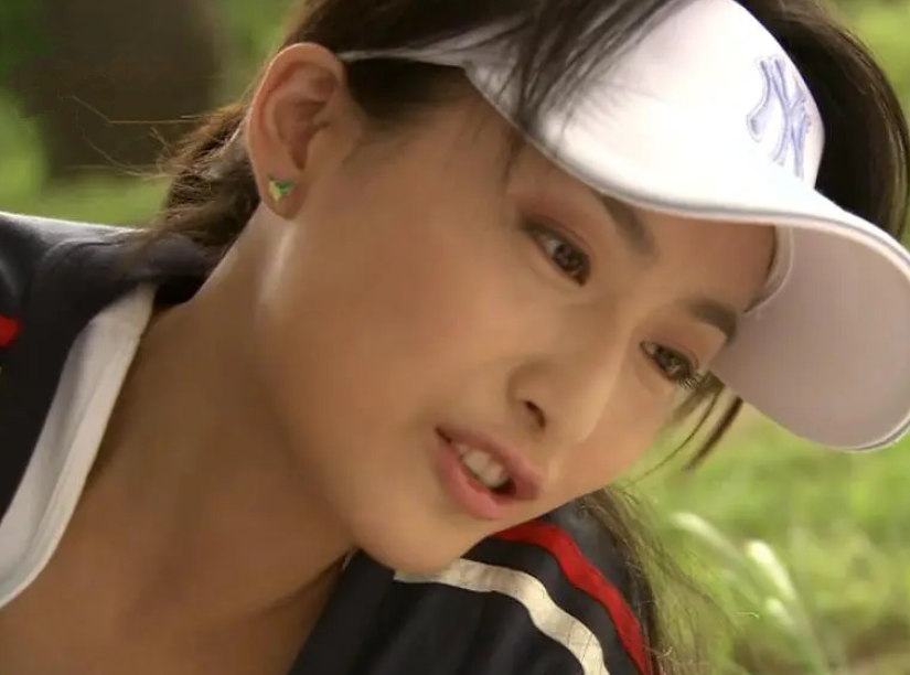 "余英男"息影后罕露面,42岁鲍逸琳气质好,与钱小