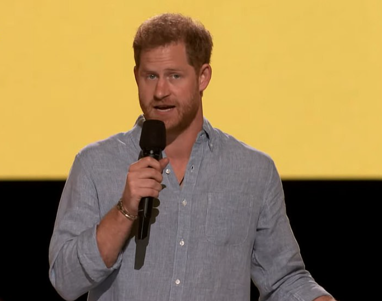 王子是《你看不见的我》的联合创作者和执行制片人,这是与美国脱口秀