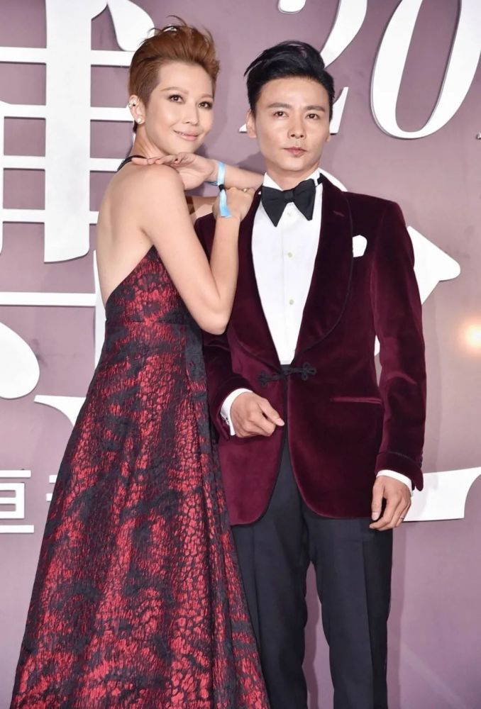 功夫巨星和他们夫人的高度差甄子丹是12到底谁虚报了身高