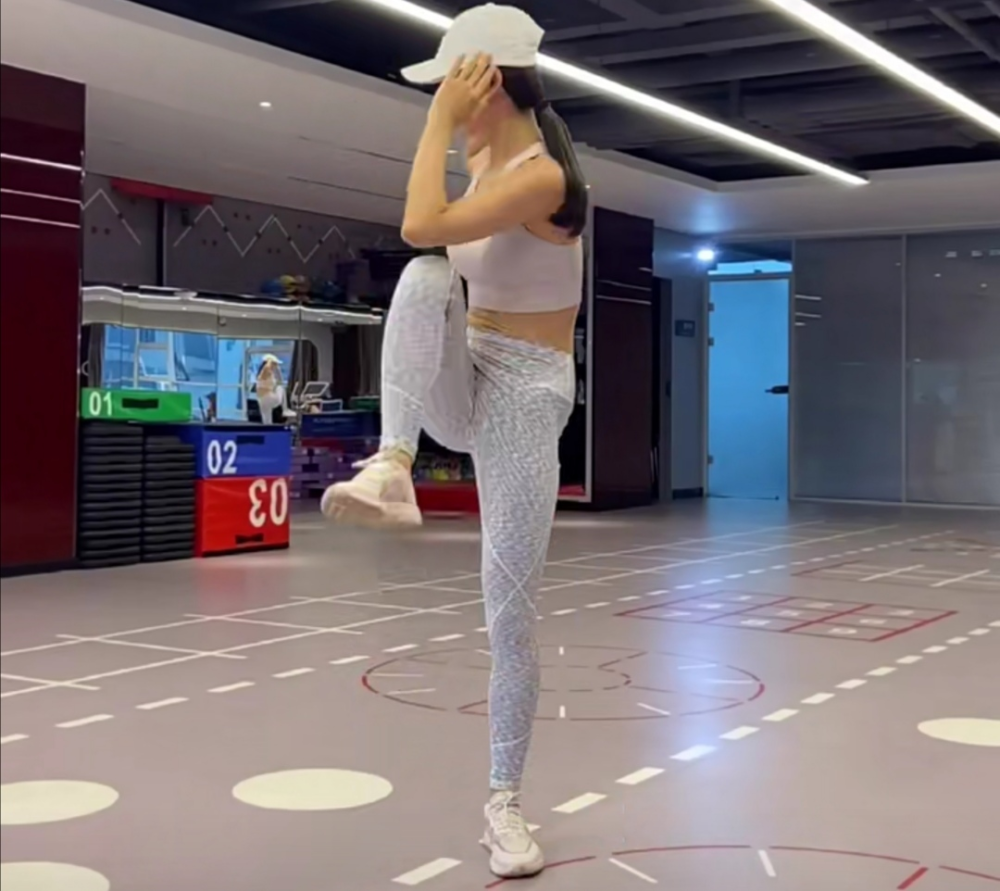 身材超好的美食博主边吃还能边瘦这样的技能你想学吗