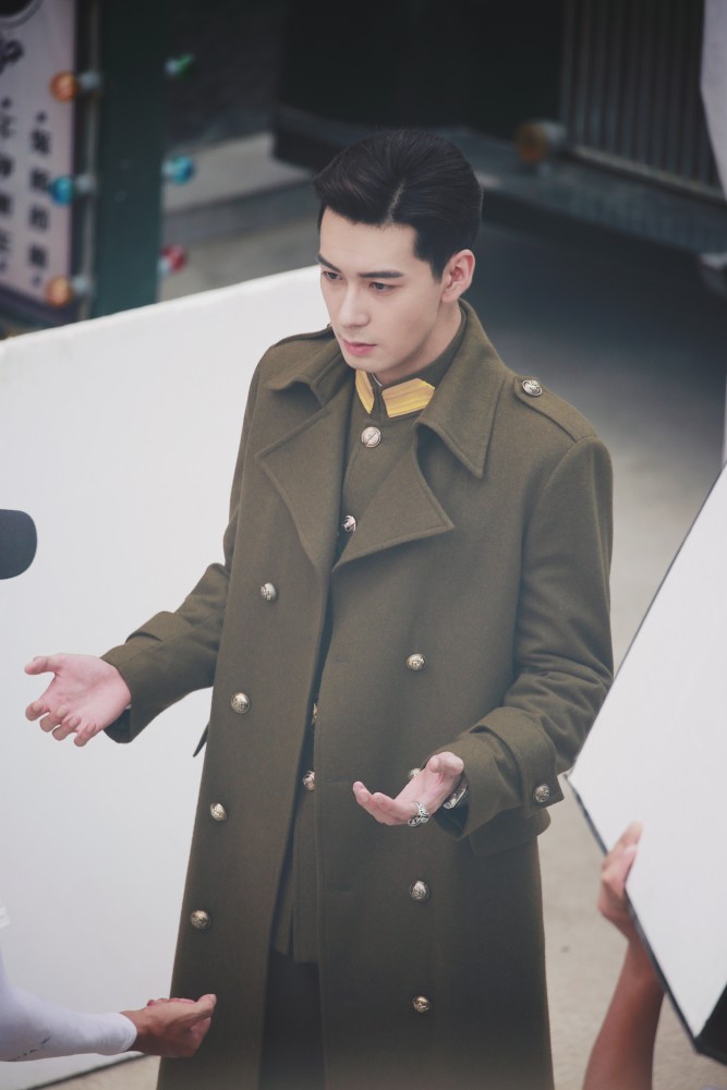 25岁却已出道22年躲过童星长残魔咒他离顶流还差一口气