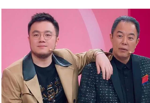 24岁郭麒麟和23岁孟星亚仅差一岁却天差地别难怪郭德纲着急叫亲家