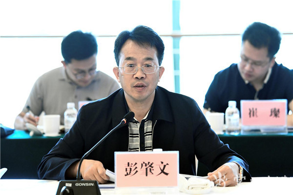 省委常委,市委书记李文荣对国开行云南省分行行长彭肇文一行的到来