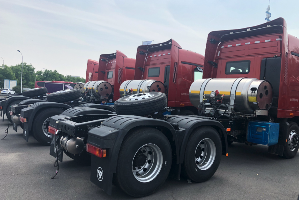 气耗低动力强全新一代运煤王欧曼100台lng大单交付用户