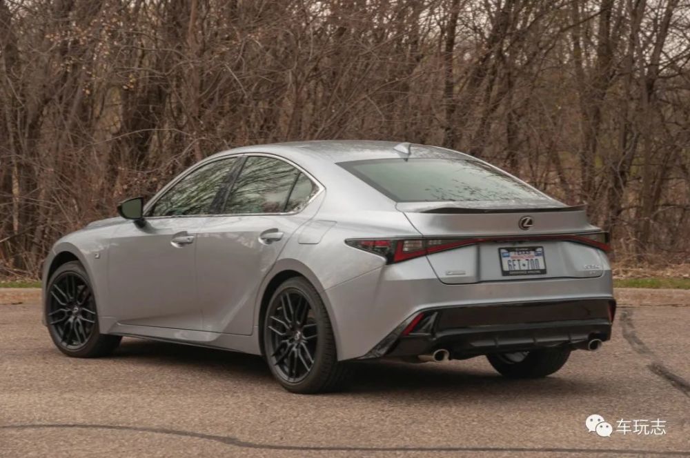 2021款雷克萨斯is350f运动版不追随大流坚持自吸的产物