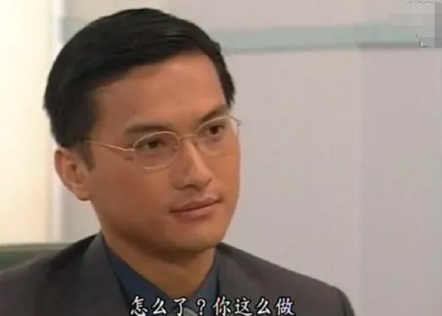 54岁影帝罕见露面,身材挺拔依旧帅气,为自闭症儿子息影仍幸福