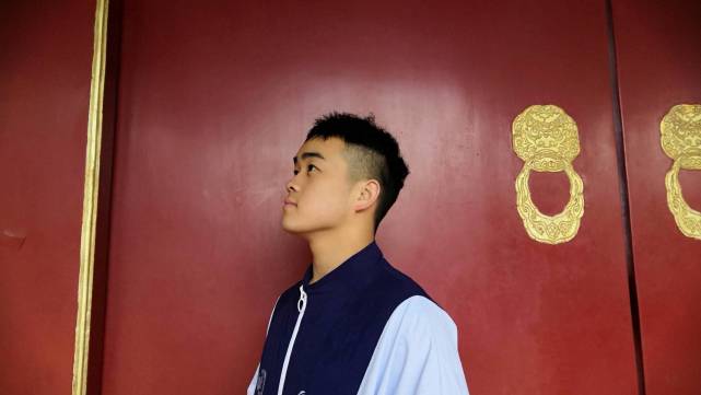 岳云鹏与徒弟尚筱菊互动字里行间都透露着尚筱菊的慌张