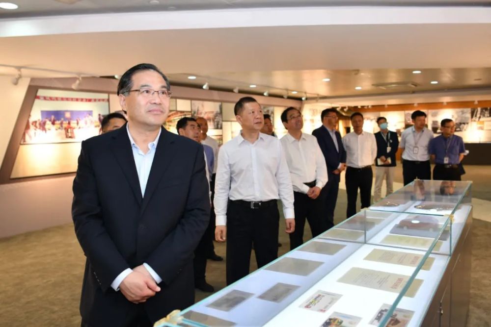 管委会主任邓卓海,襄阳东津新区(经开区)党工委书记,管委会主任肖勇