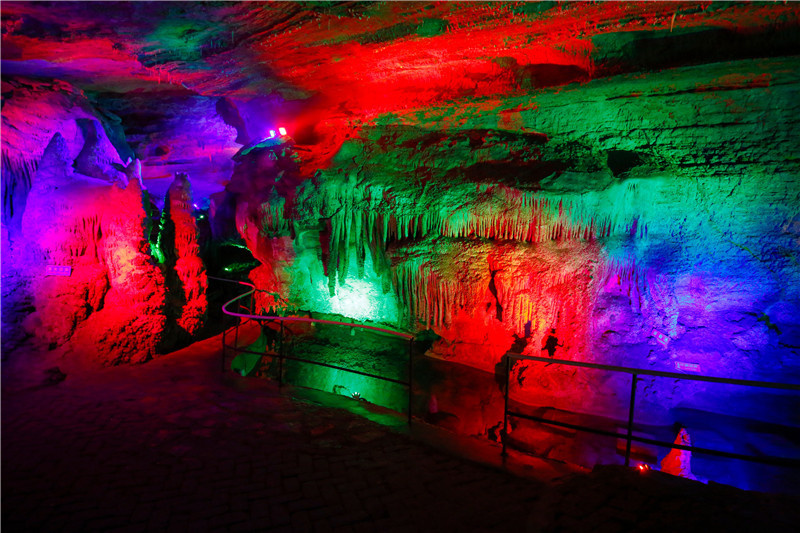 美景山东中国江北第一溶洞群淄博鲁山溶洞