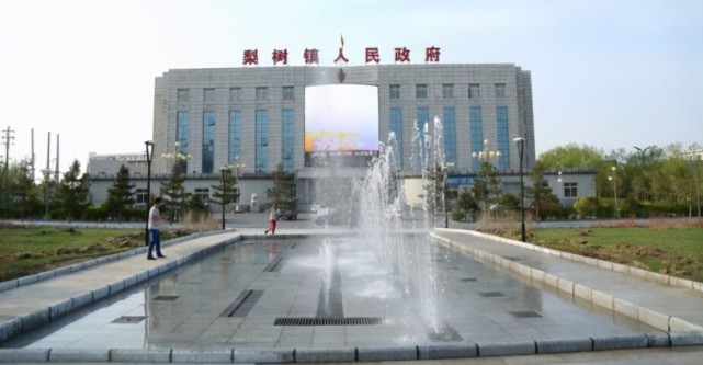 3,四平市:四平市的梨树县有"东北粮仓"和"松辽明珠"的美誉.