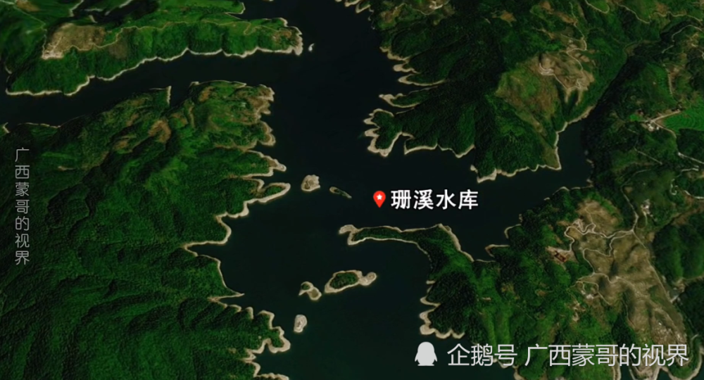 灘坑水庫,即千峽湖,庫區橫跨青田,景寧兩縣,為全省第二大水庫水域