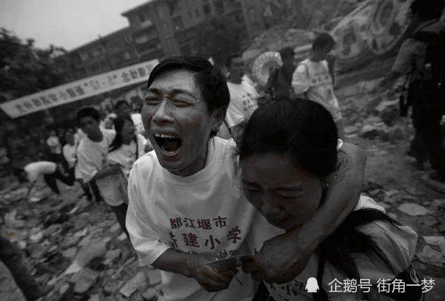 根據新聞報道截至2008年9月18日12時,5·12汶川地震共造成69227人死亡