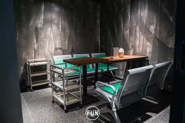 18个主题房间的剧本杀店还可以喝酒观影打麻将