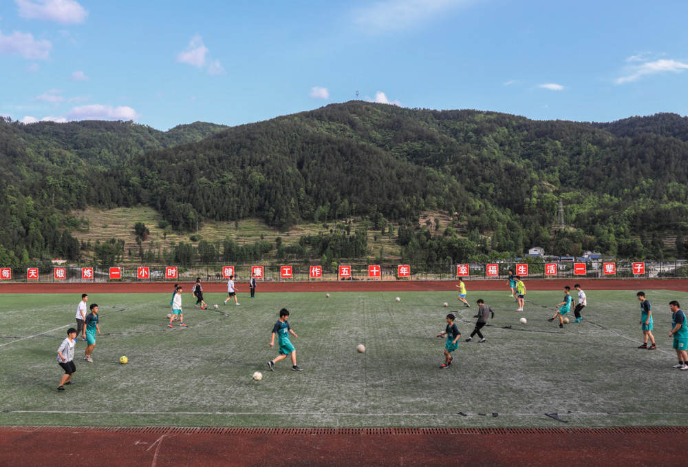 青川县木鱼中学地震图片