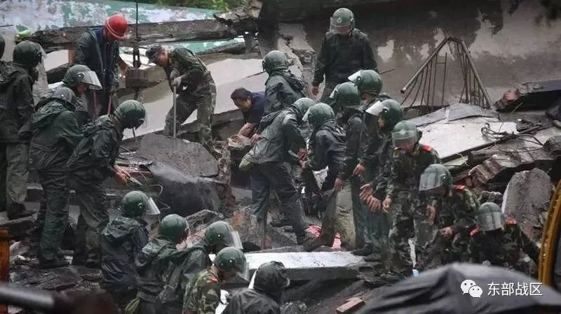 6萬部隊官兵汶川特大地震發生後