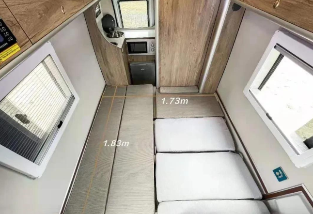 这才是老百姓的五菱房车,仅15.8万,全家游玩不用住酒店