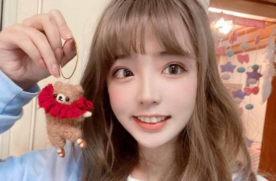 粉丝称其美颜太过遭怒斥:你没有教养|网红|万小七|林锡|郝一点|粉丝