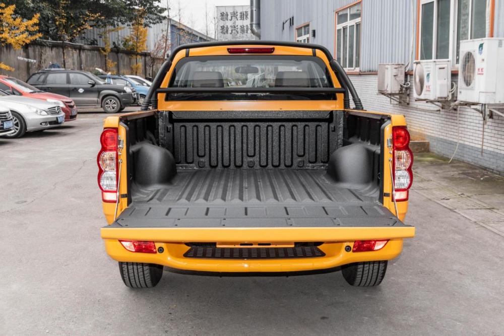 十辆皮卡改九辆?长城风骏5自带货箱宝,防滚架超省心!