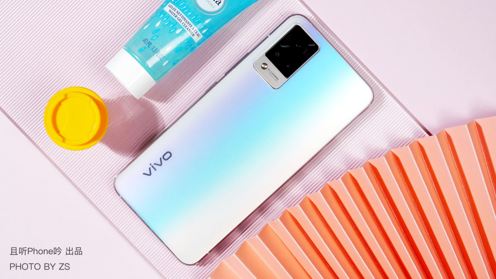 vivos9极夜自拍有绝招暗光也挡不住你的美