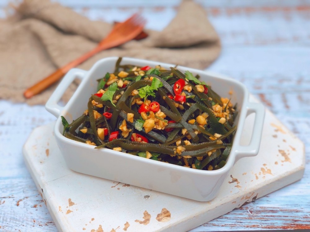 家常小菜凉拌海带丝的做法,麻辣鲜香,开胃解腻,太爽口了