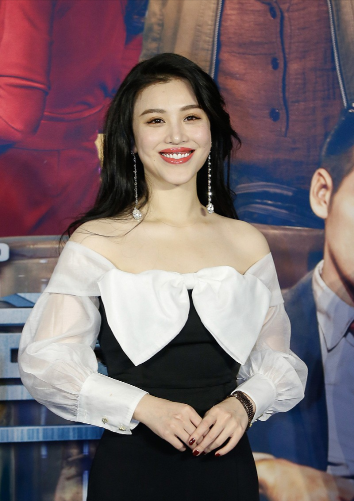 刘翔前妻"沙漏型"身材好撩人,穿浅色好显白,身材比例让人羡慕