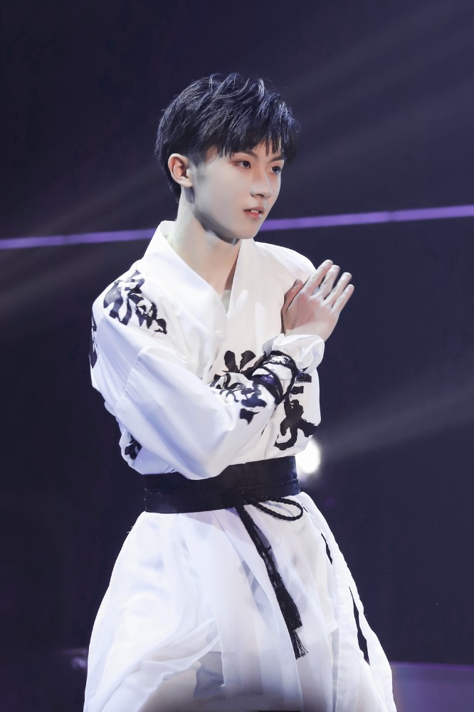 时代少年团全员古装壁纸