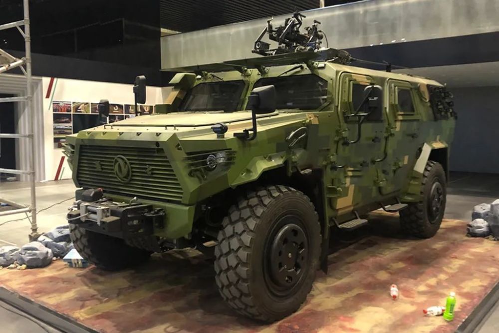 简单来说,一代,二代猛士属于轻型越野车,而三代猛士应属于中型越野车