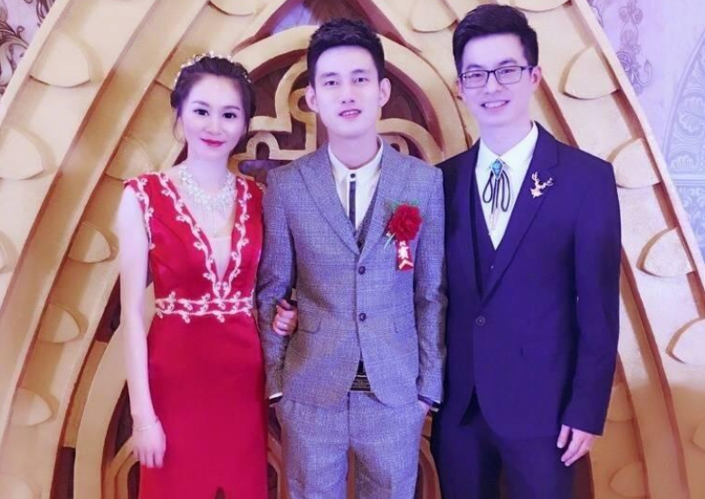 网红伽柏为阿哲随礼120万,主播分析其真实意图,借机调侃辛巴