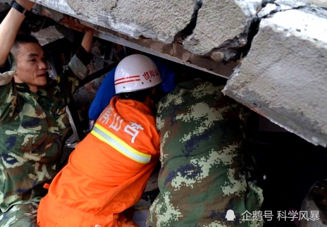 照顧你直到最後一刻紀念汶川大地震中逝去的母親們