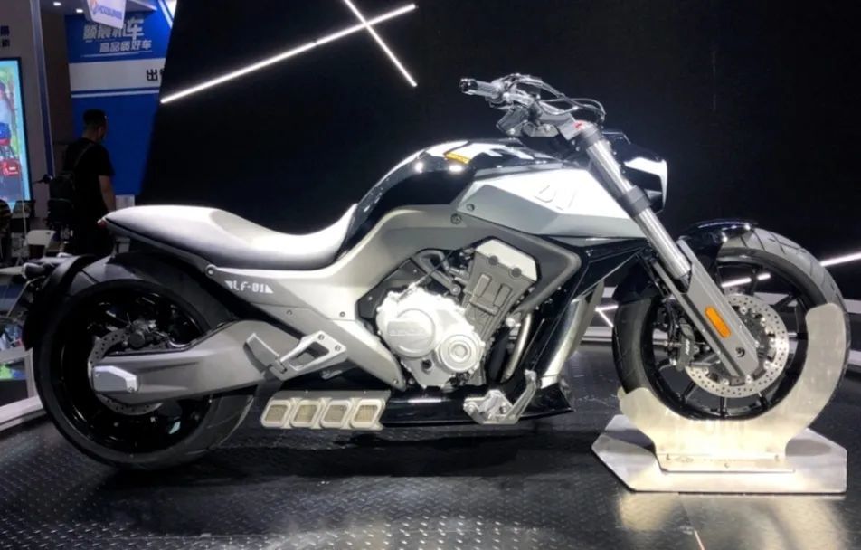 这样的前提下就关注到了奔达的四缸太子车lfc700.