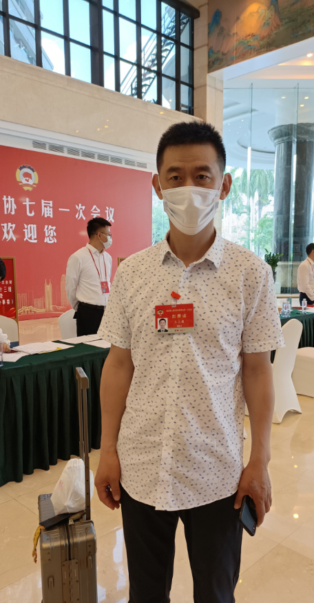 王志毅(原标题《七届市政协委员陆续报到:期待崭新的五年  》)编辑