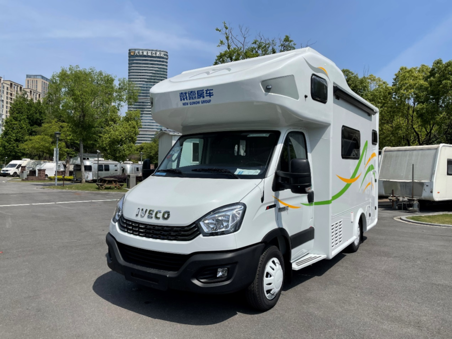 "高续航"五明治车身墙体的戴德自由风双拓plus房车它来了