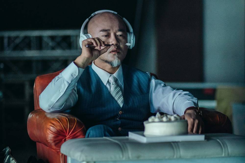 由实力派演员陈楚翰扮演,在《风暴舞》开播后,加莱和男主李俊杰的好几