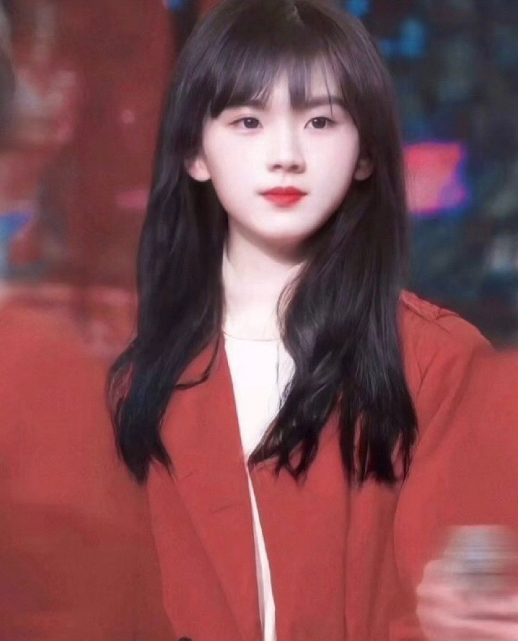 时代少年团队长马嘉祺气质与女装