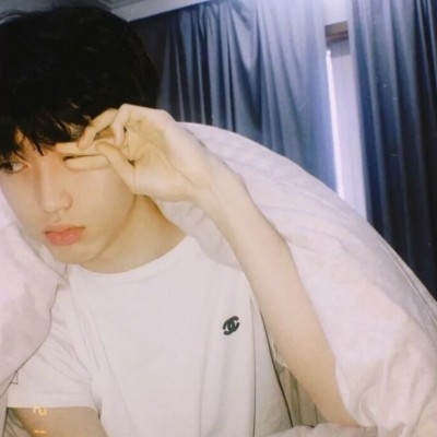ins港风复古男生头像