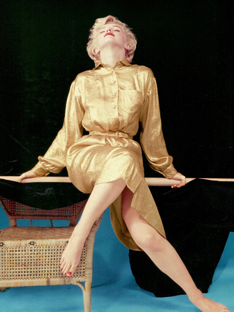 永远的女神——科林·休斯镜头下的玛丽莲·梦露梦