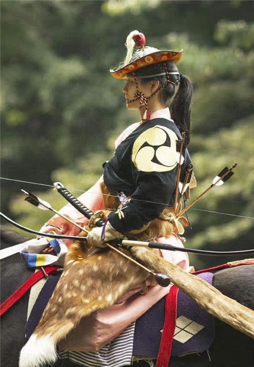 鏡頭下的日本武士個子不高卻殺氣騰騰圖6女武士堪比絕世佳人