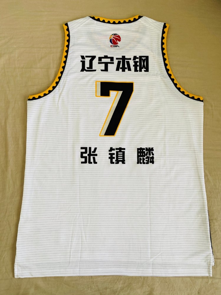 张镇麟球员版球衣好看吗?_腾讯新闻