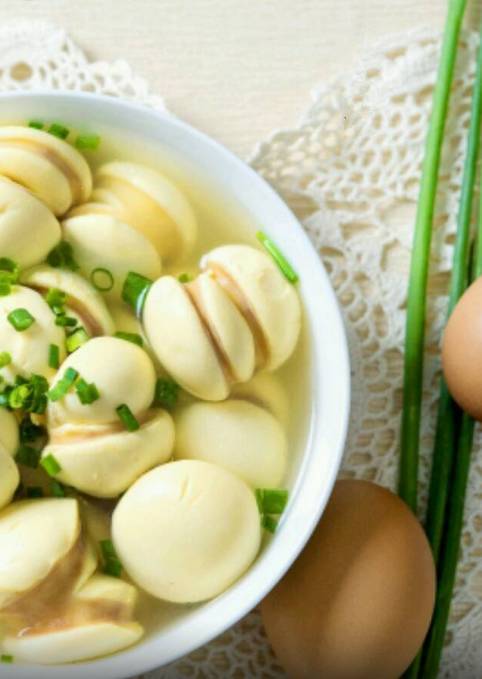 蛋 菇蛋菇,又称之为蛋肠,形似蘑菇,鲜嫩可口.