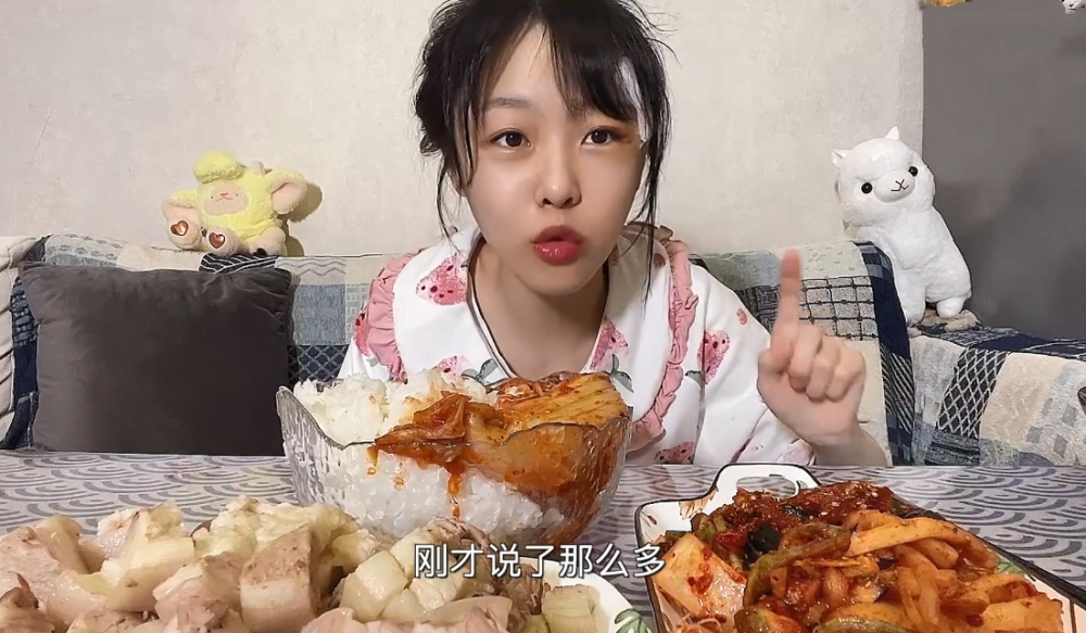 大胃mini术后更作品头戴纱布坚持吃辛辣食物泡泡龙悲剧还在上演