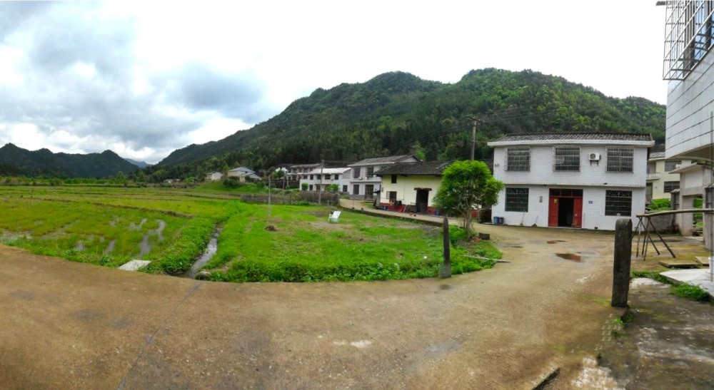 湖南省浏阳市荷花街道牛石岭村蔡家山屋场5