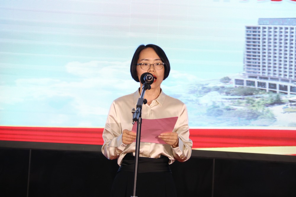 建党100周年当鲜花遇到护士